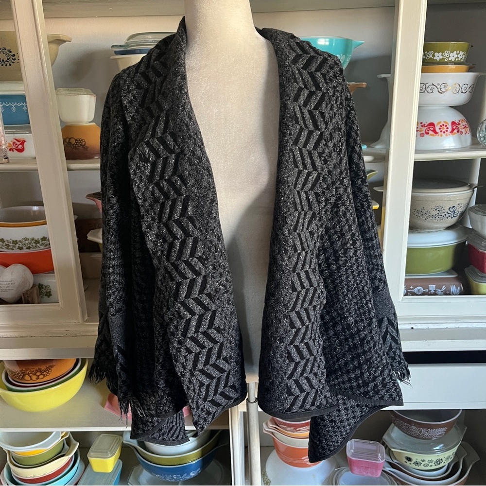 D. Exterior Italian Gray and Black Cardigan Sweater - Size Medium
